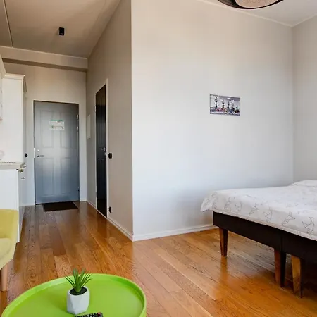 Stylish Studio In Perfect Location, 24h Reception Апартаменты
