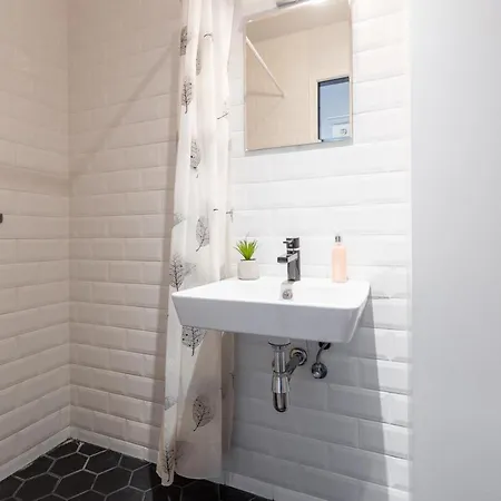 Stylish Studio In Perfect Location, 24h Reception *