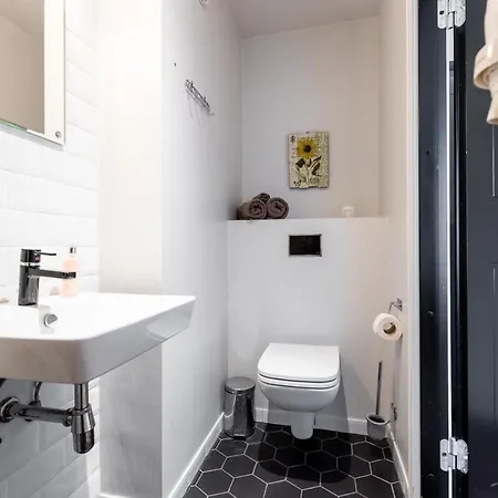 Stylish Studio In Perfect Location, 24h Reception Апартаменты Таллин
