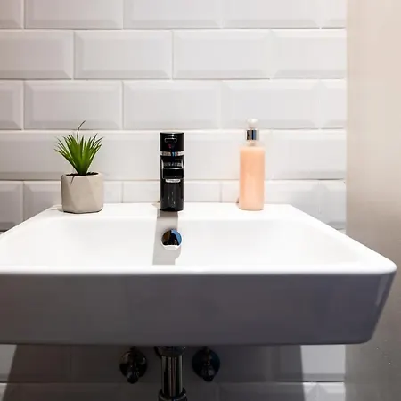 Апартаменты Stylish Studio In Perfect Location, 24h Reception Таллин